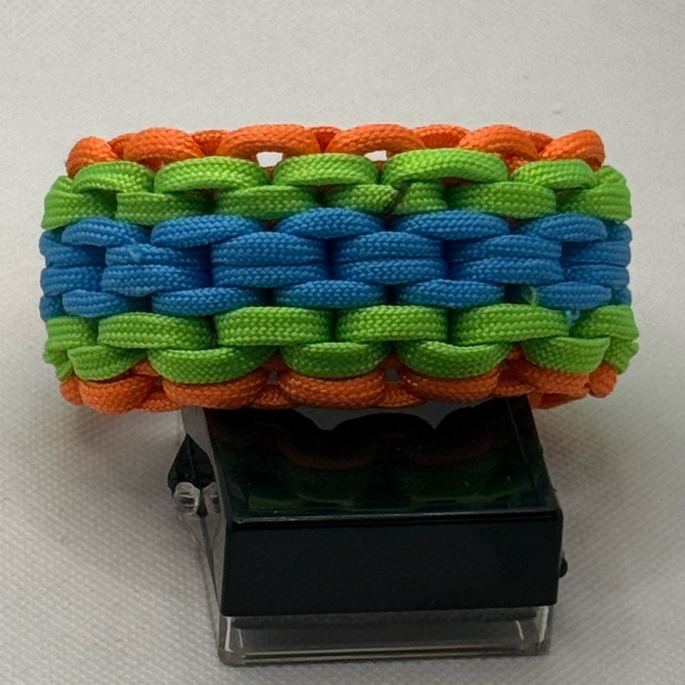 Handmade paracord bracelet